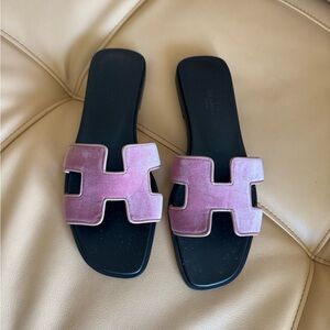 Hermes Oran Flats